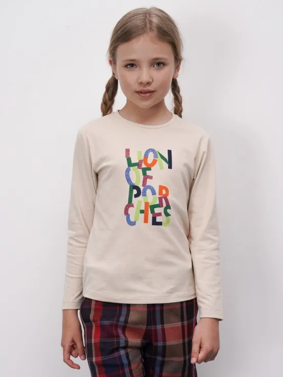 Cotton sweater with colorful lettering.