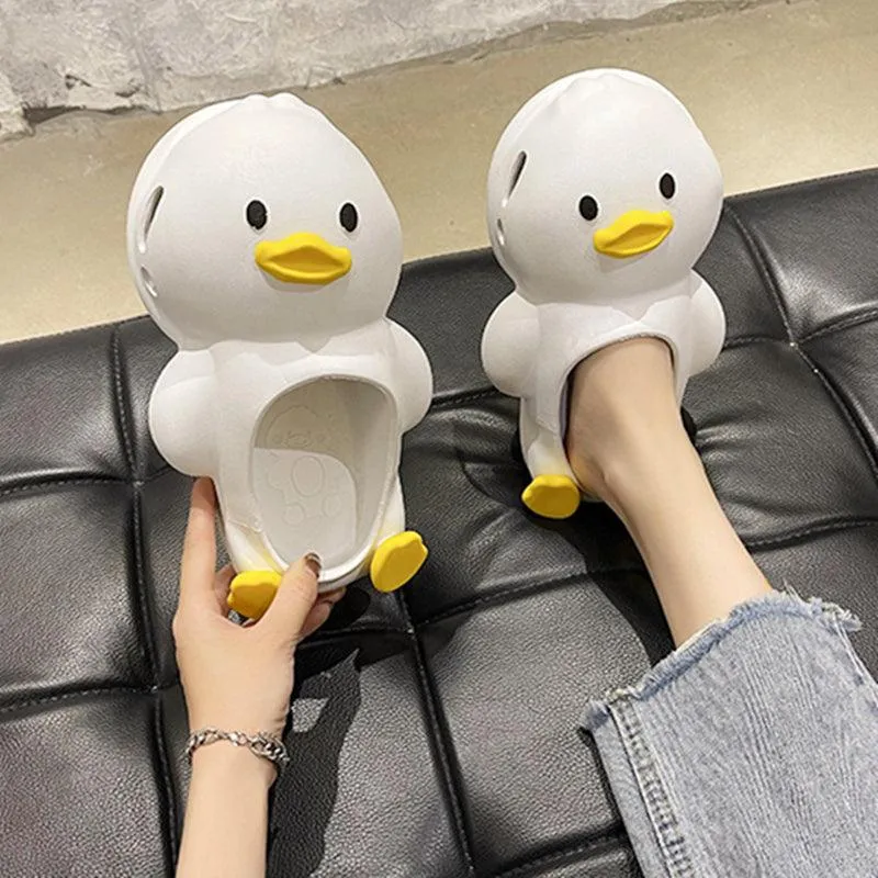 Internet Celebrity Cheering Duck Inspired Trendy Comfortable Slip-on Sandals Cute Animal Design Slides