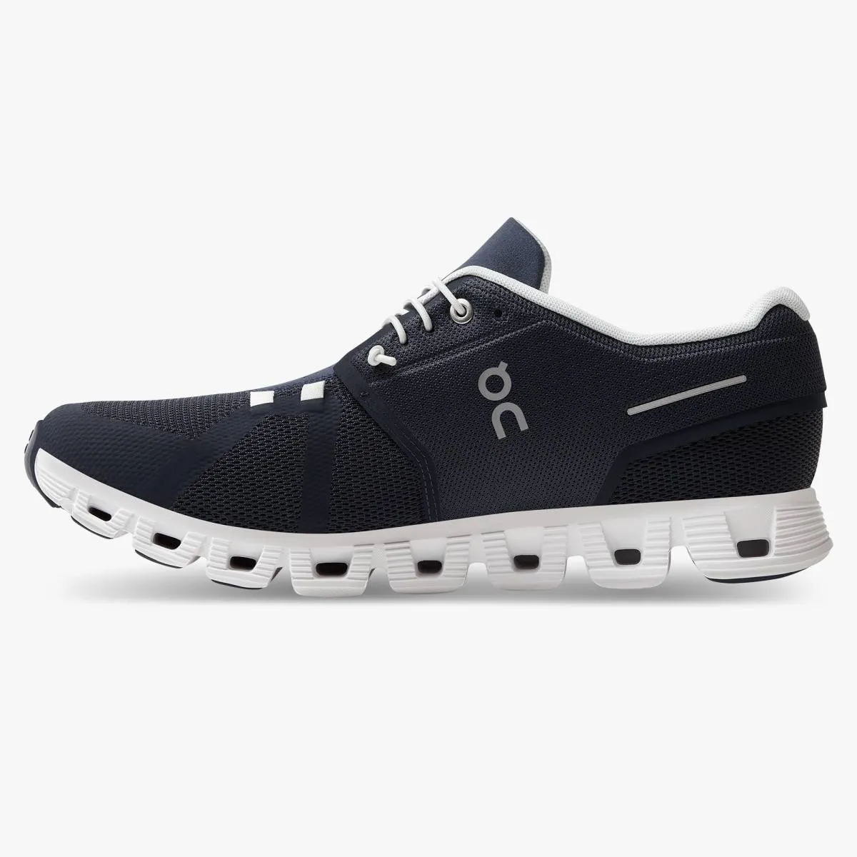 On Running - Cloud 5 Trainers in Midnight/White