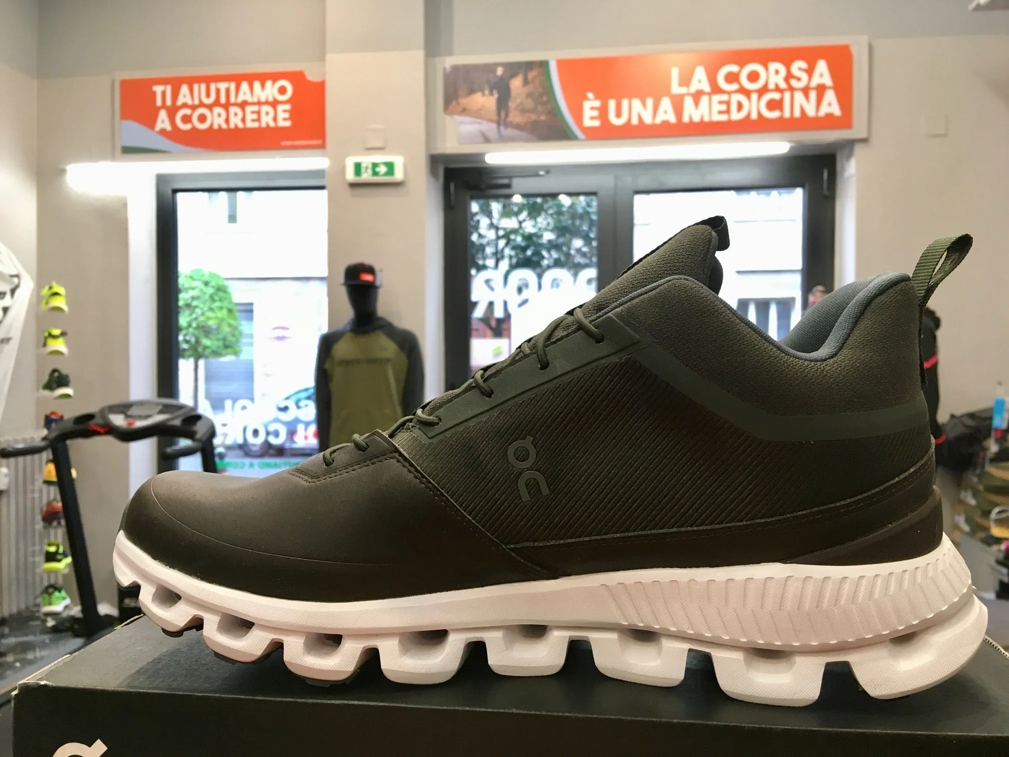 On Running Cloud Hi Waterproof Scarpe Uomo