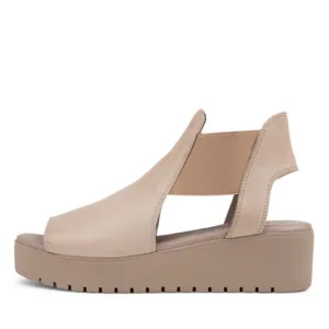 Ozie Sandal