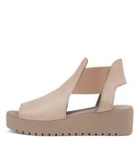 Ozie Sandal