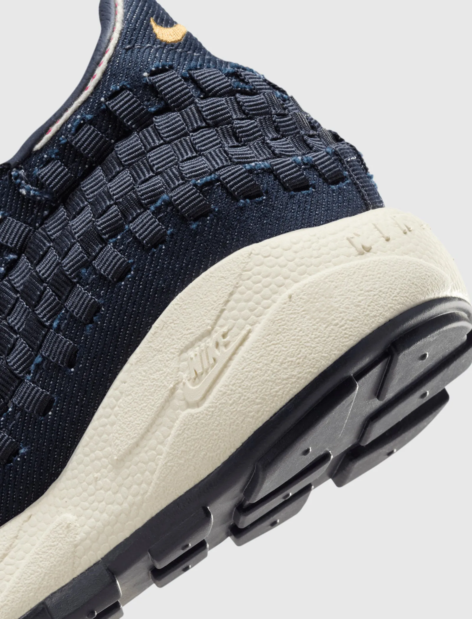 WOMEN'S AIR FOOTSCAPE WOVEN DENIM