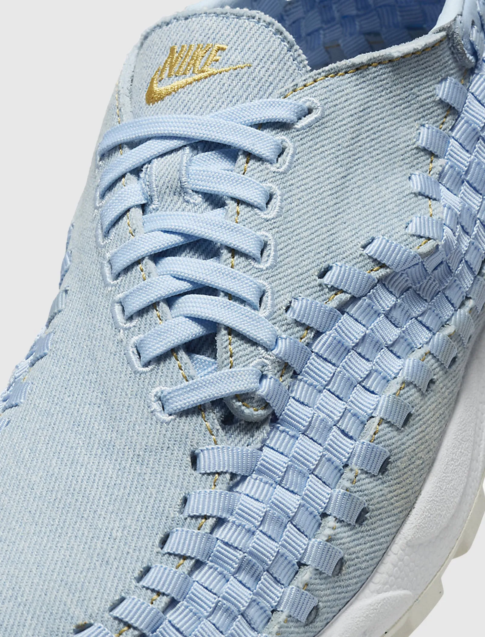 WOMEN'S AIR FOOTSCAPE WOVEN WASHED DENIM