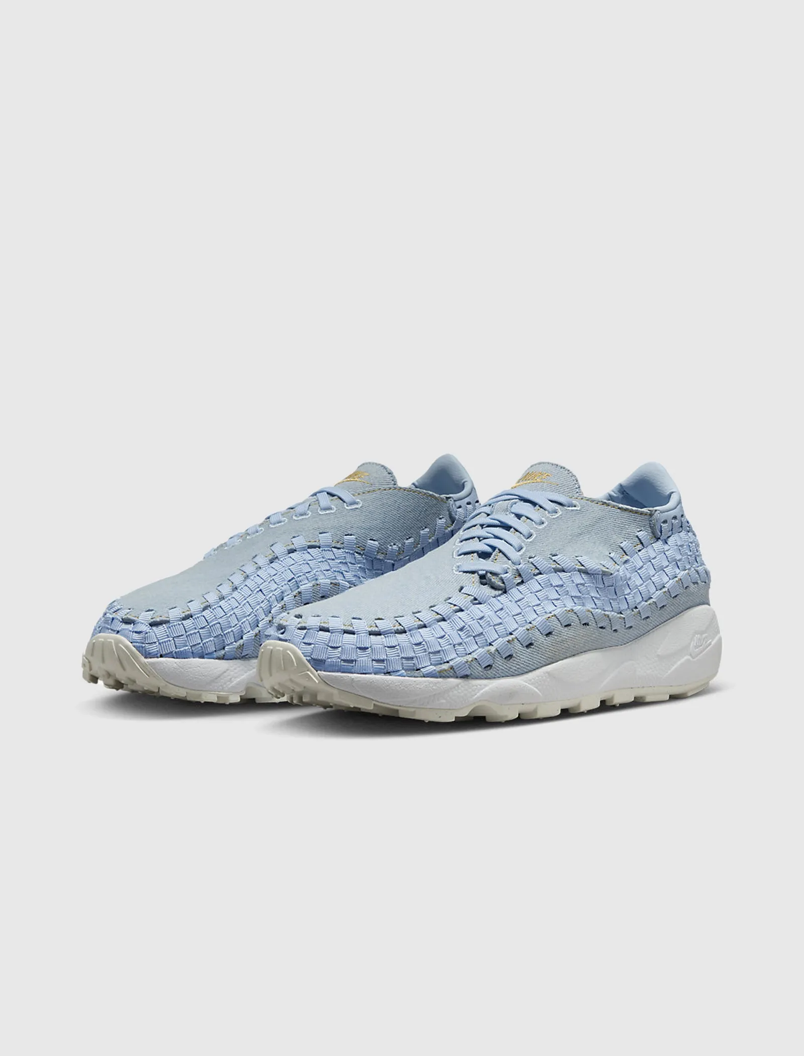 WOMEN'S AIR FOOTSCAPE WOVEN WASHED DENIM